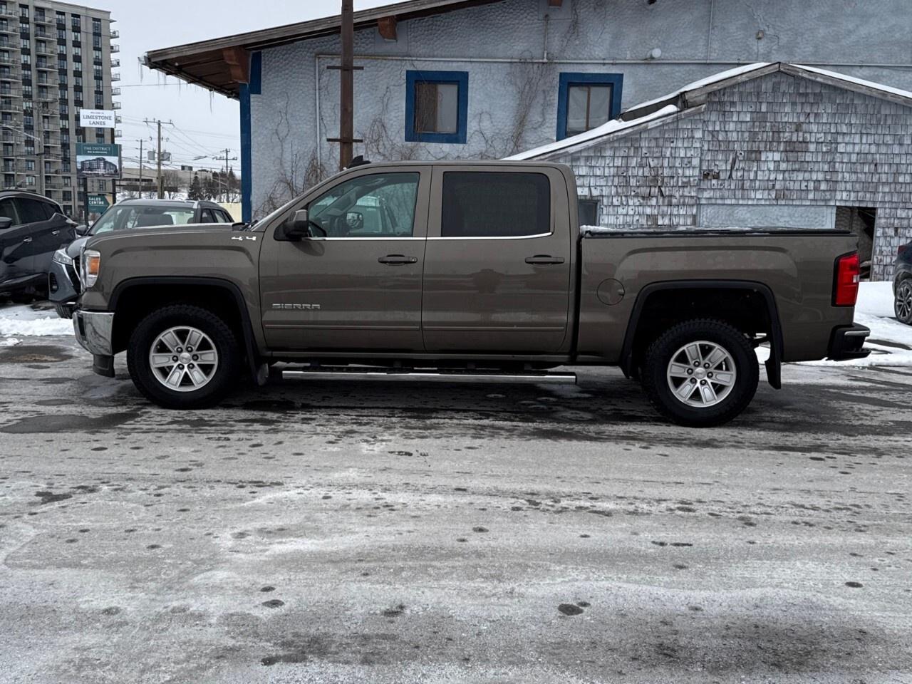 2015 GMC Sierra 1500 SLE   4WD   V8 Photo