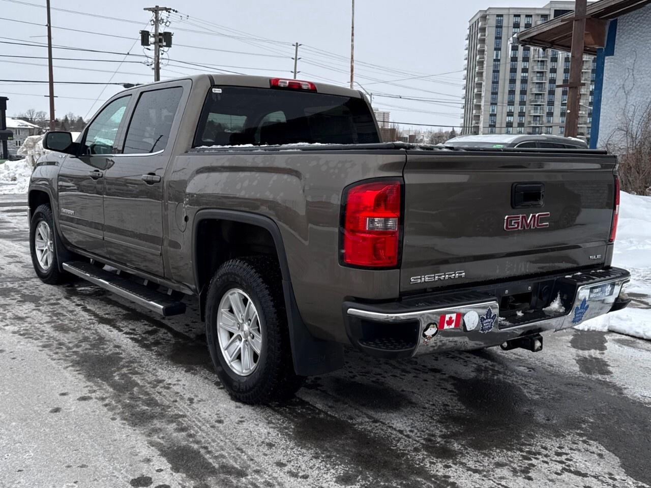 2015 GMC Sierra 1500 SLE   4WD   V8 Photo