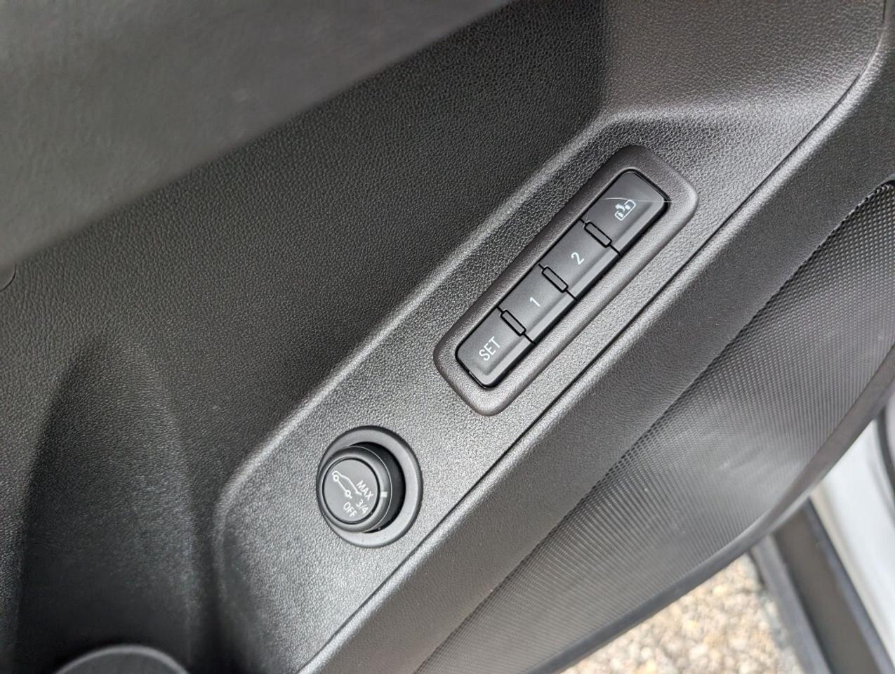 2021 Chevrolet Equinox LT AWD   NAV   SUNROOF   CAMERA   HTD SEATS Photo