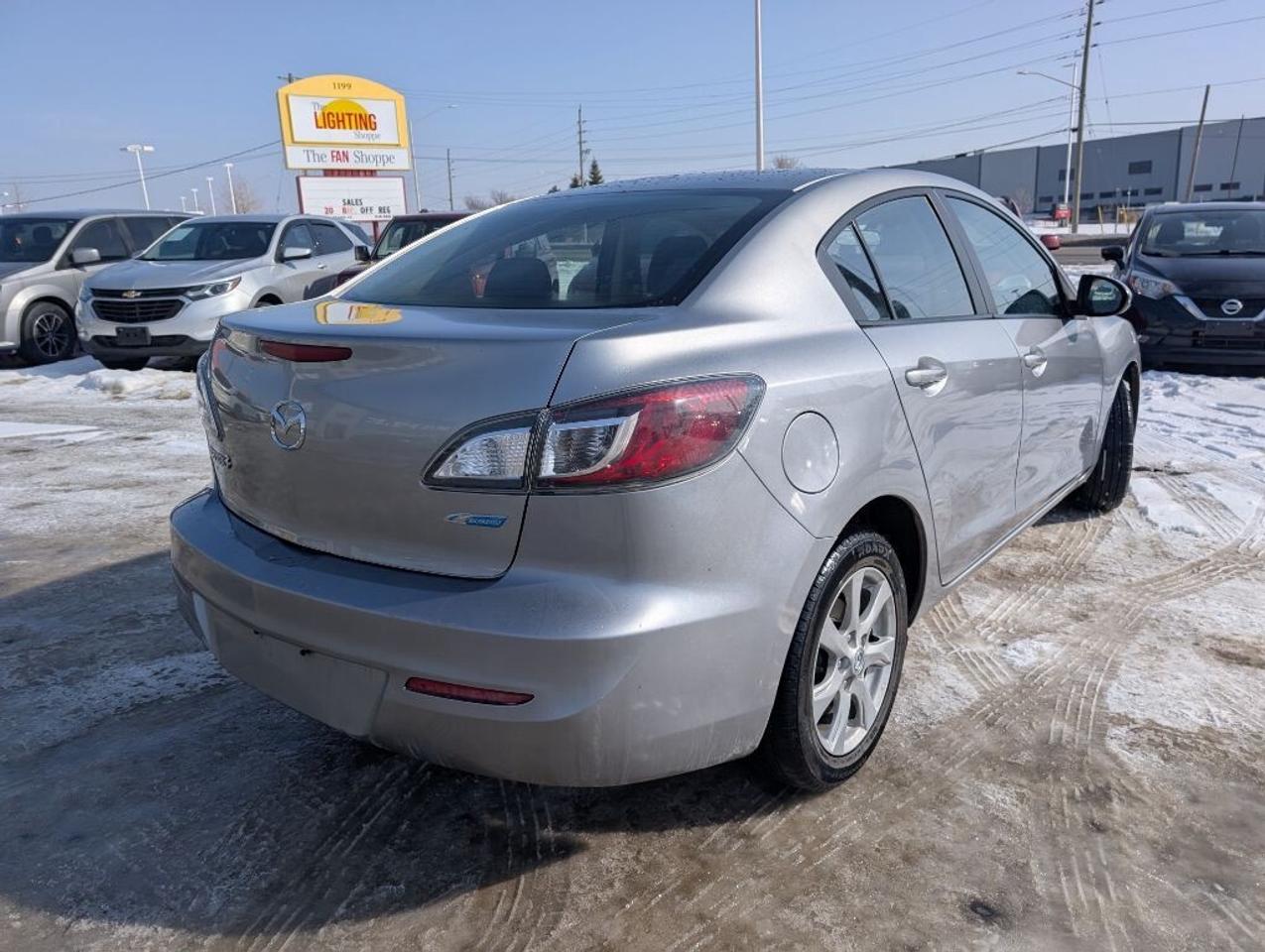 2013 Mazda MAZDA3 GS-SKY Photo