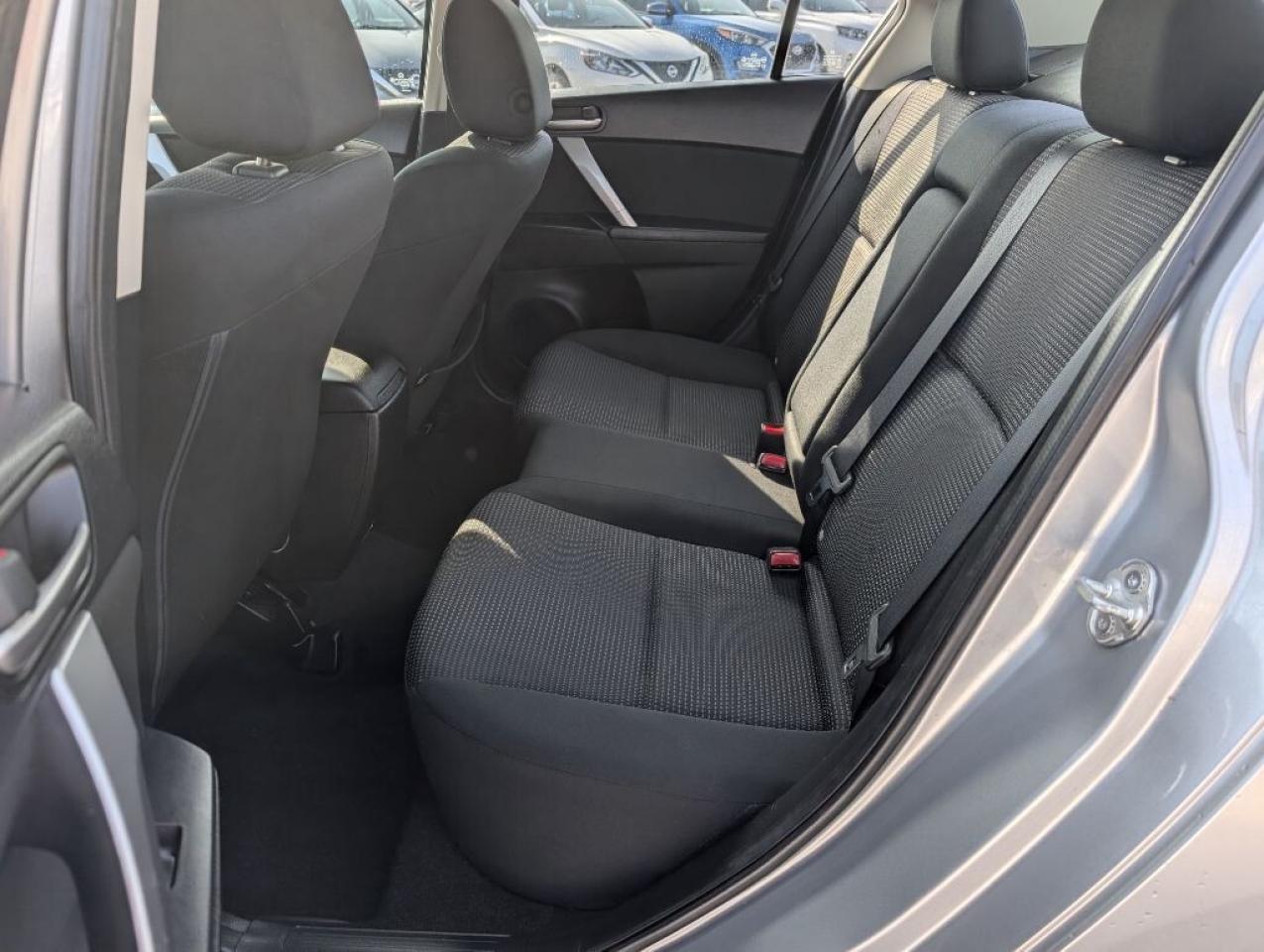 2013 Mazda MAZDA3 GS-SKY Photo