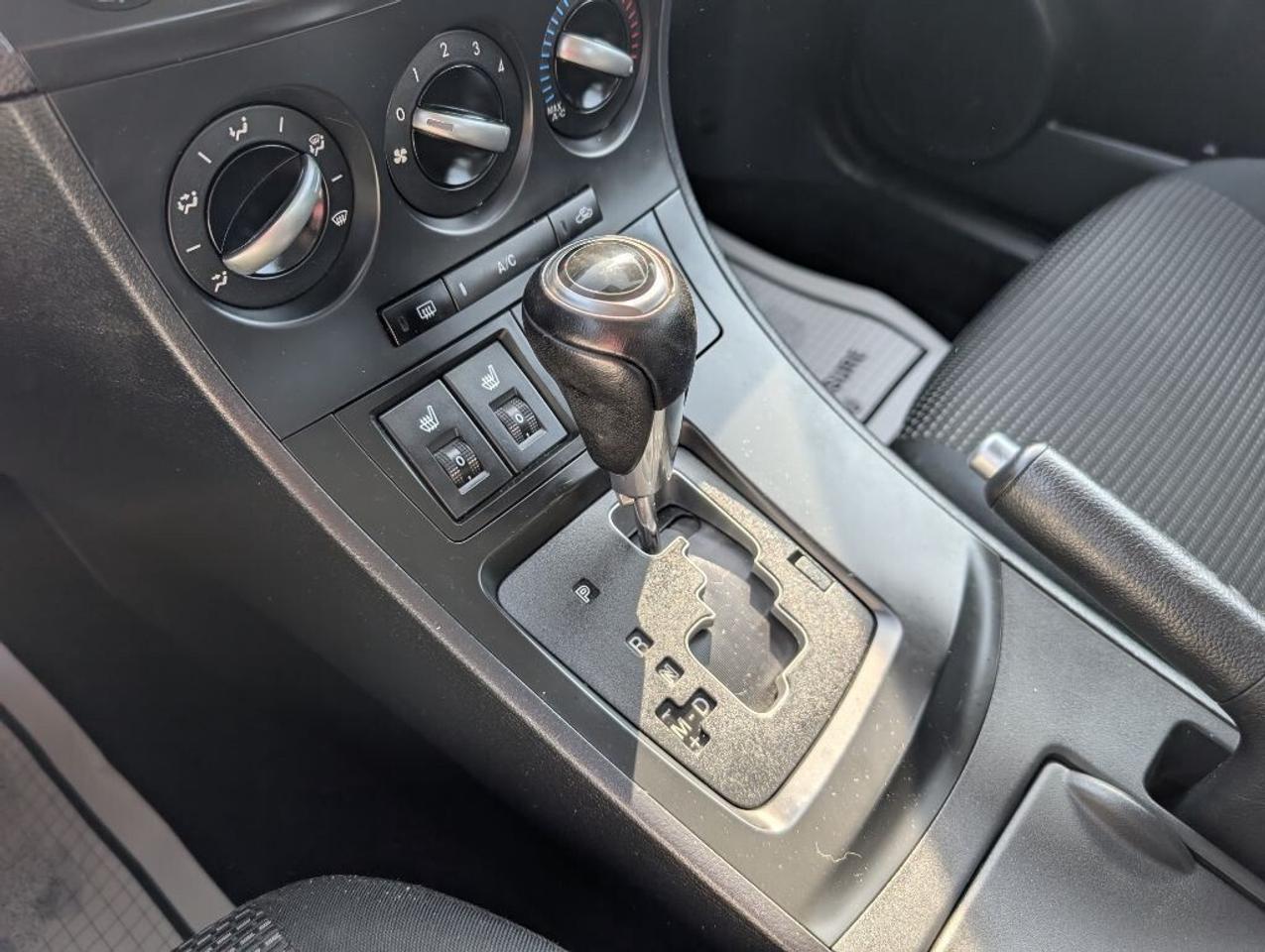 2013 Mazda MAZDA3 GS-SKY Photo