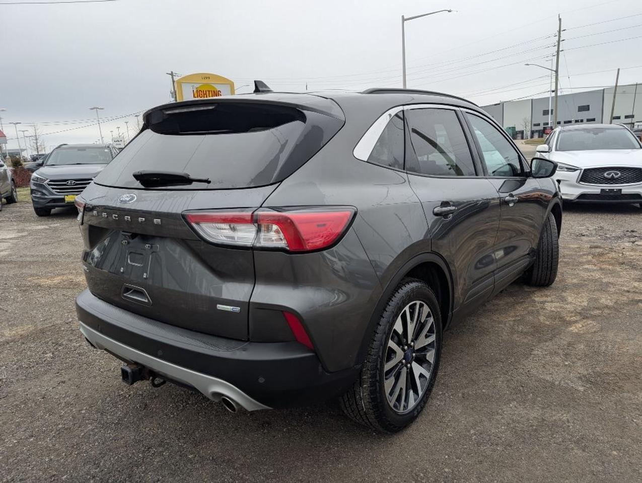 2020 Ford Escape SEL AWD   NAV   LEATHER   PANO ROOF   CAMERA Photo