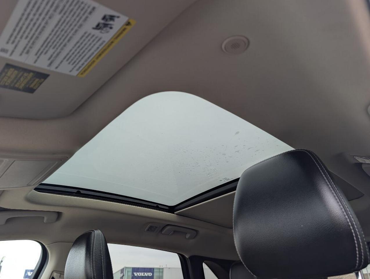 2020 Ford Escape SEL AWD   NAV   LEATHER   PANO ROOF   CAMERA Photo