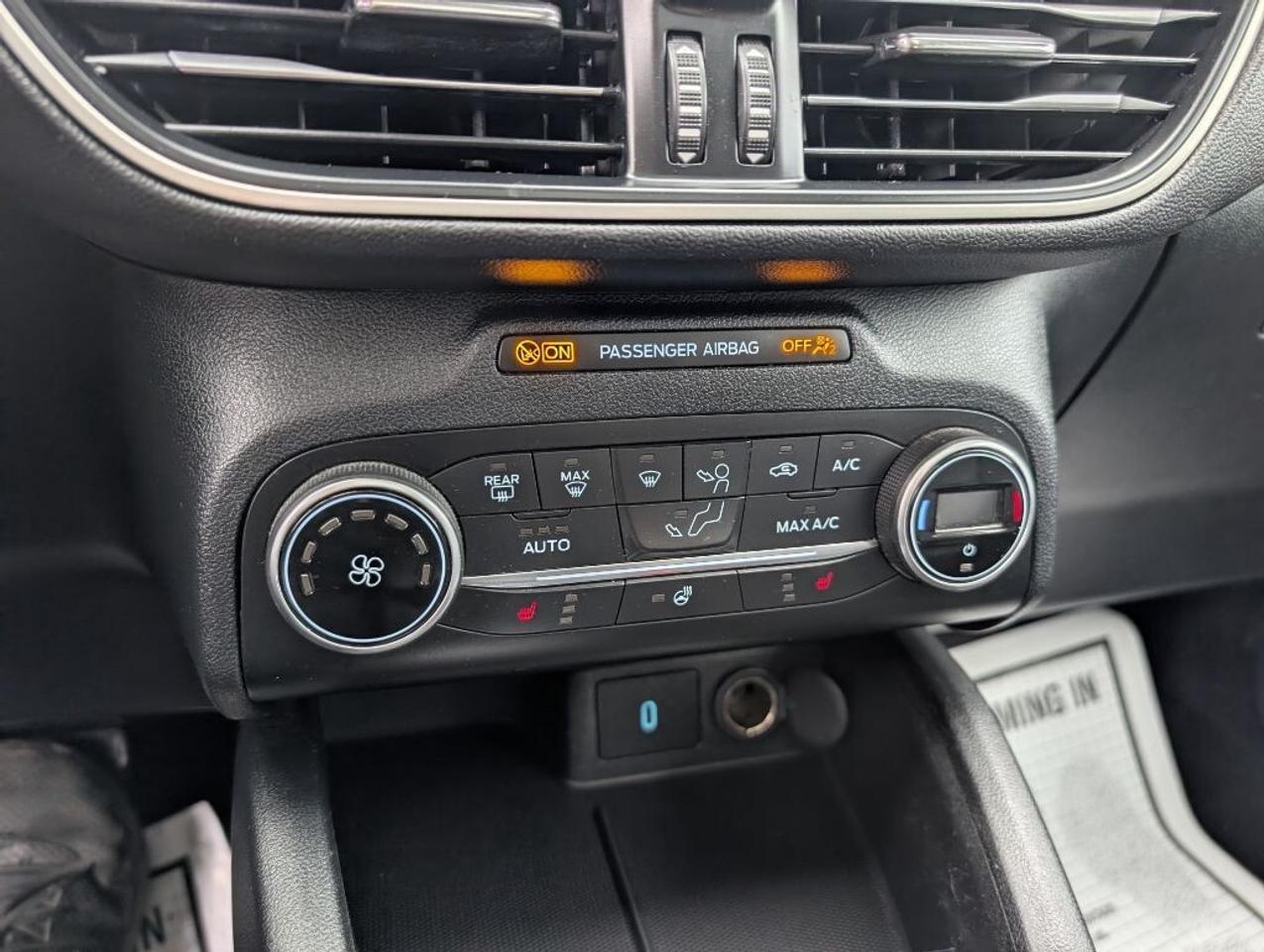 2020 Ford Escape SEL AWD   NAV   LEATHER   PANO ROOF   CAMERA Photo