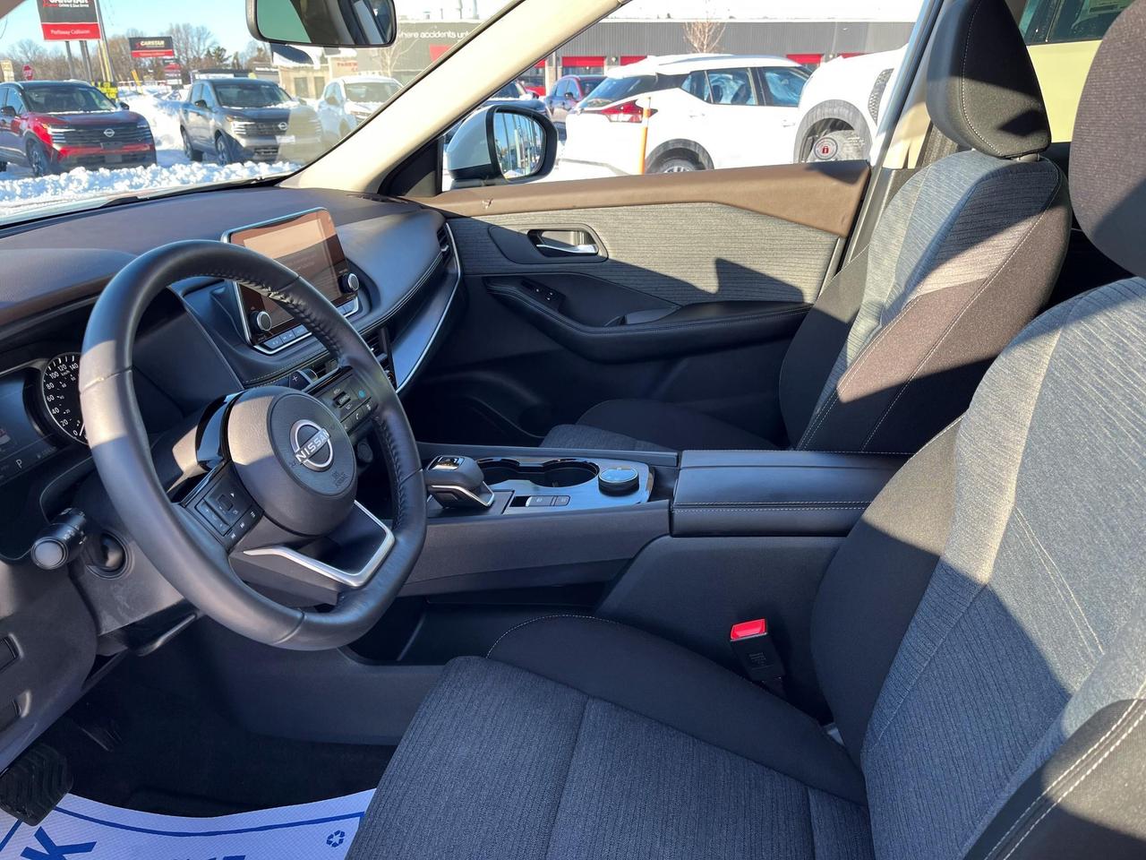 2023 Nissan Rogue SV AWD Photo