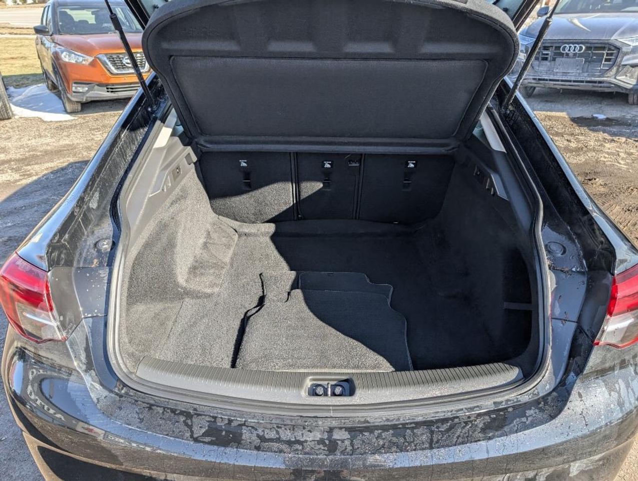 2019 Buick Regal ESSENCE AWD   NAV   LEATHER   SUNROOF   CAMERA Photo