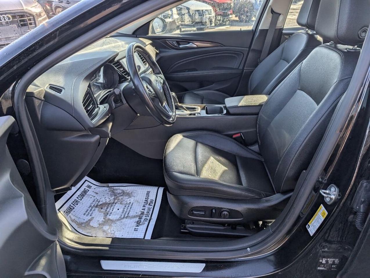 2019 Buick Regal ESSENCE AWD   NAV   LEATHER   SUNROOF   CAMERA Photo