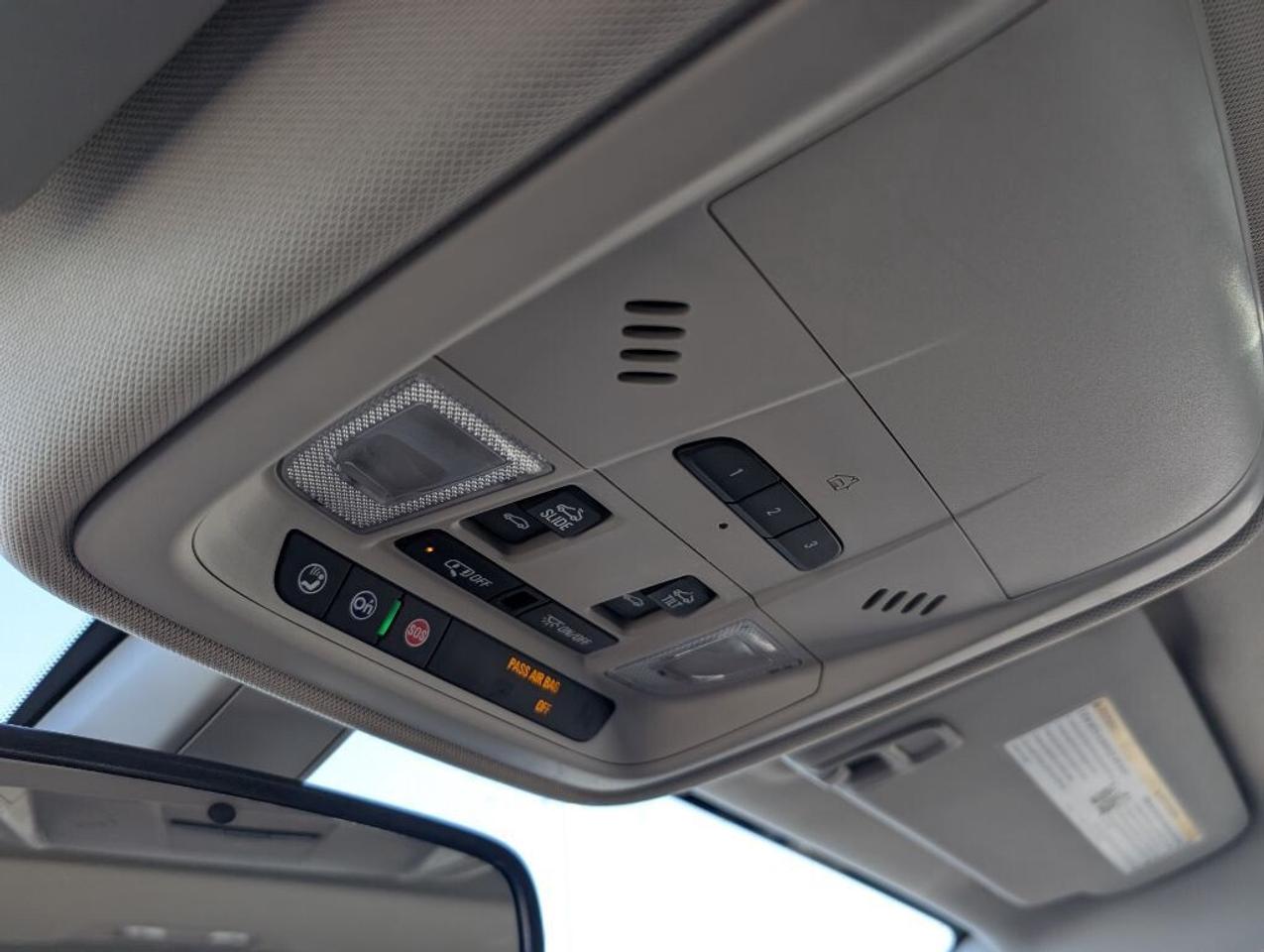 2019 Buick Regal ESSENCE AWD   NAV   LEATHER   SUNROOF   CAMERA Photo