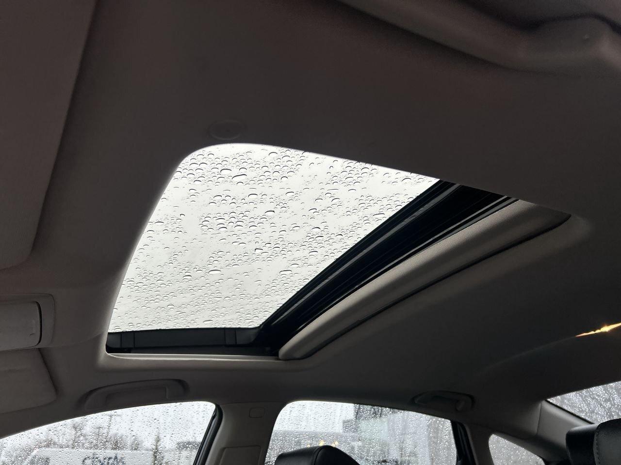 2021 Honda Accord Sedan Touring   Premium Comfort & Advanced Tech LOW KMS Photo