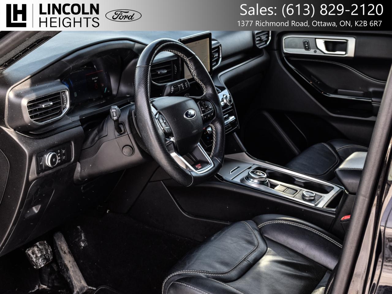 2022 Ford Explorer  Photo