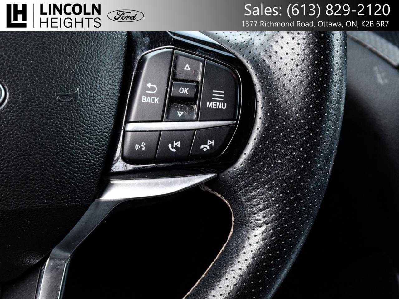 2022 Ford Explorer  Photo