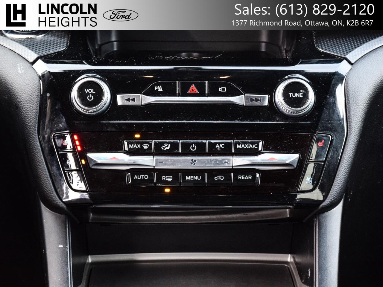 2022 Ford Explorer  Photo