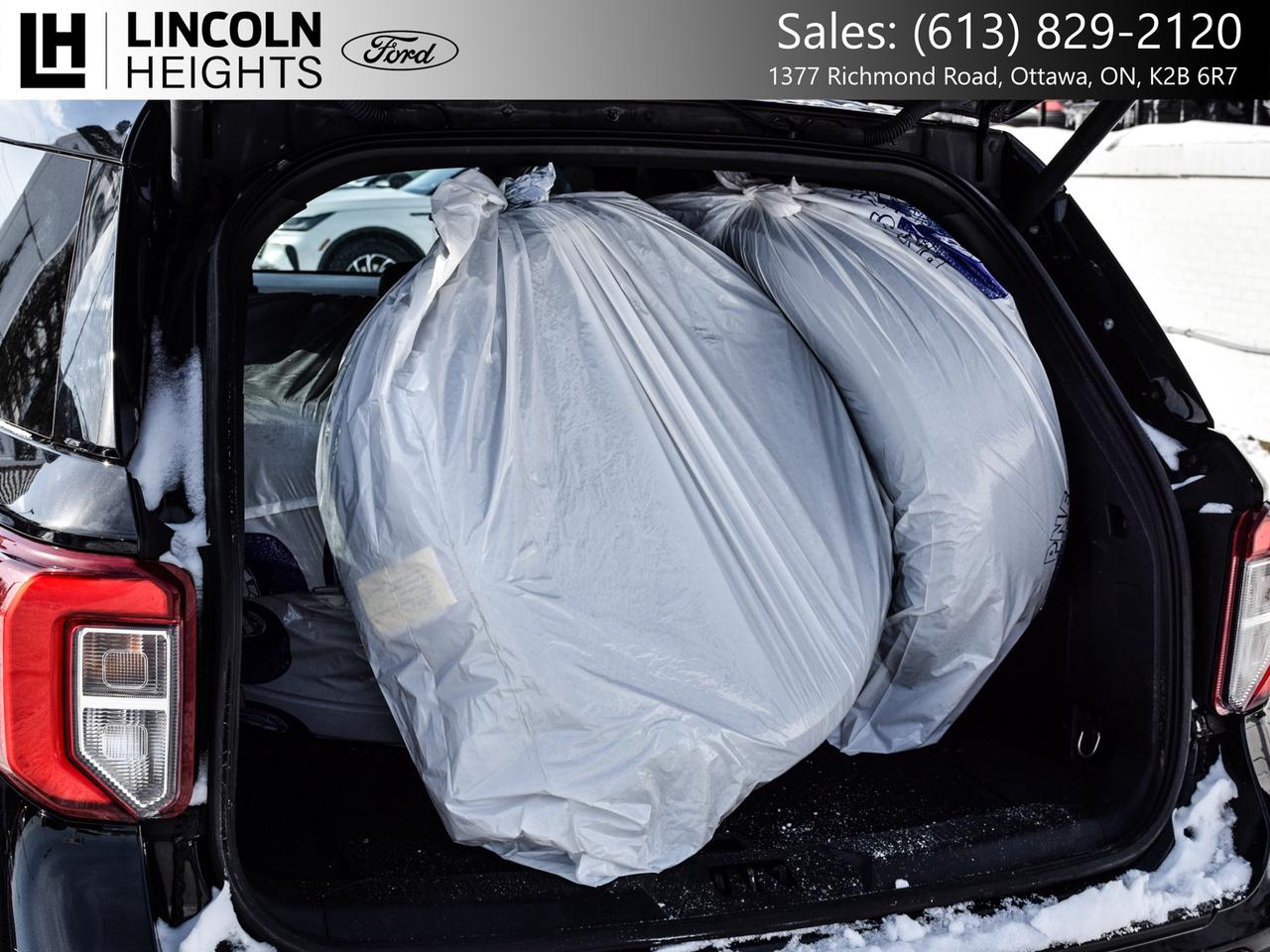 2022 Ford Explorer  Photo