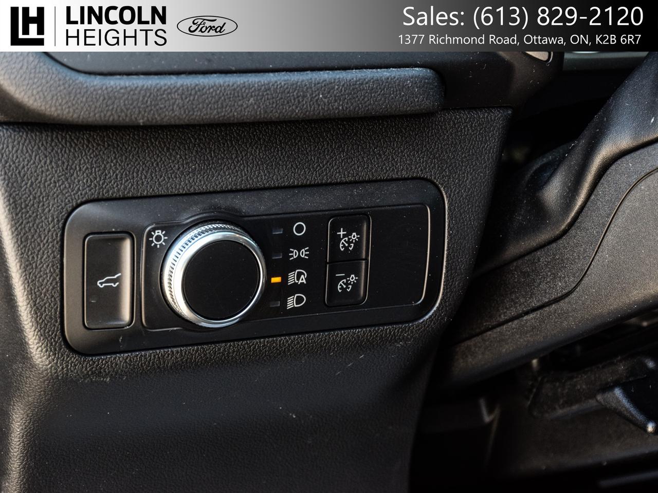 2022 Ford Escape SE AWD Photo