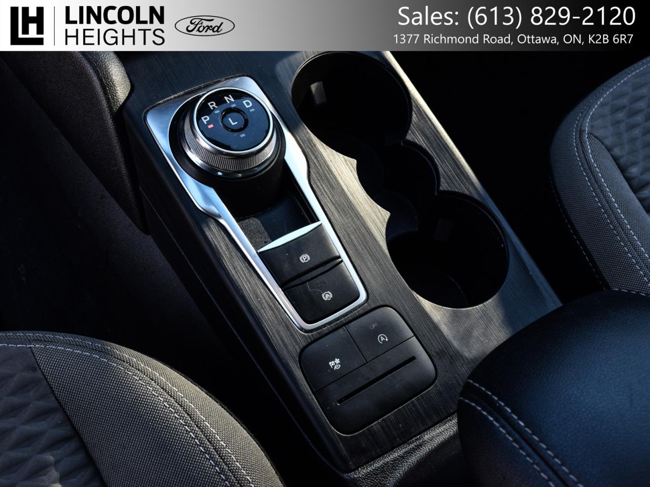 2022 Ford Escape SE AWD Photo