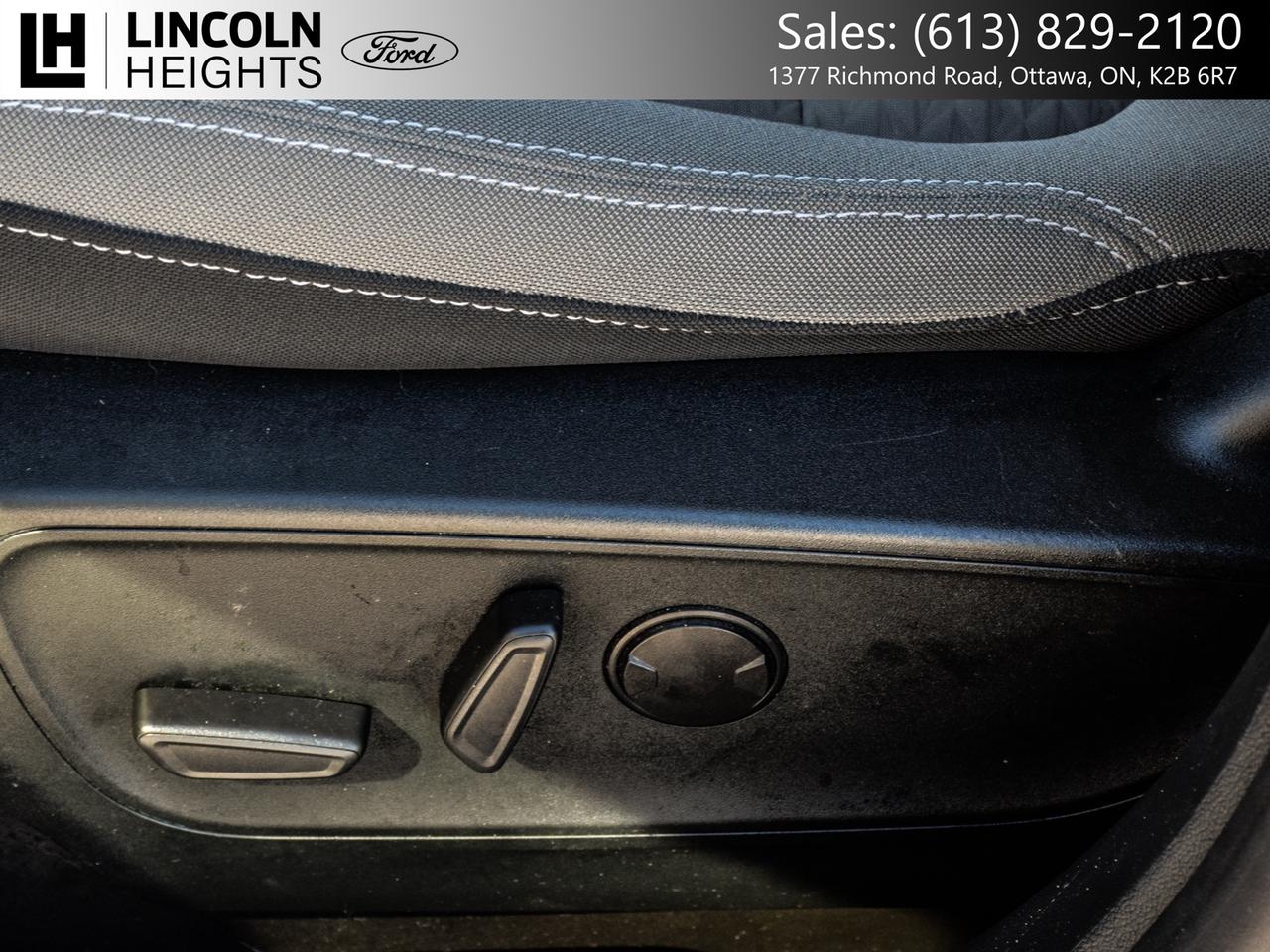 2022 Ford Escape SE AWD Photo