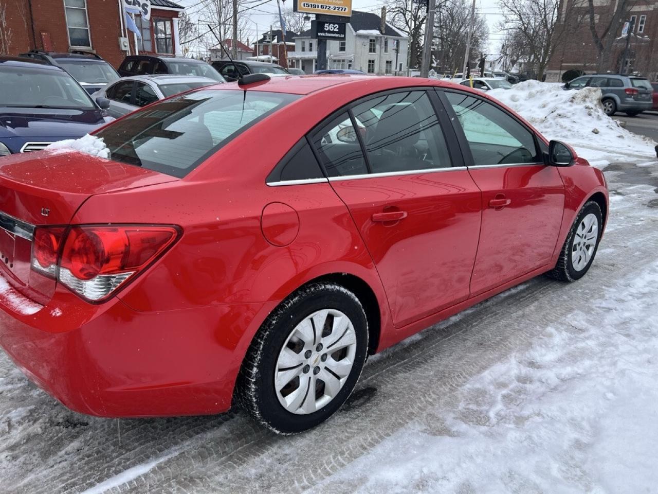2015 Chevrolet Cruze 4dr Sedan 1LT Photo