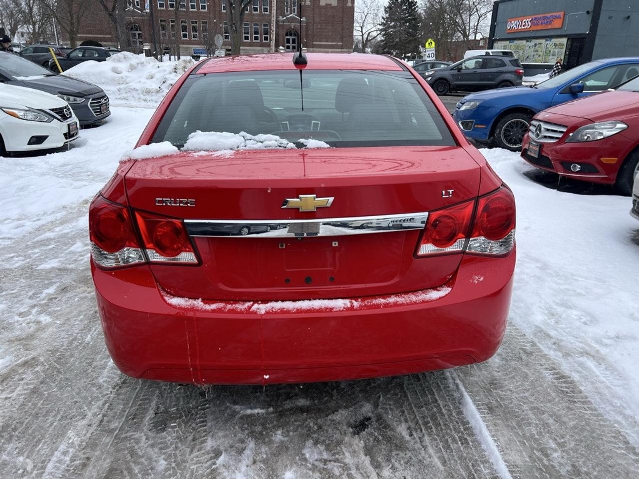 2015 Chevrolet Cruze 4dr Sedan 1LT Photo