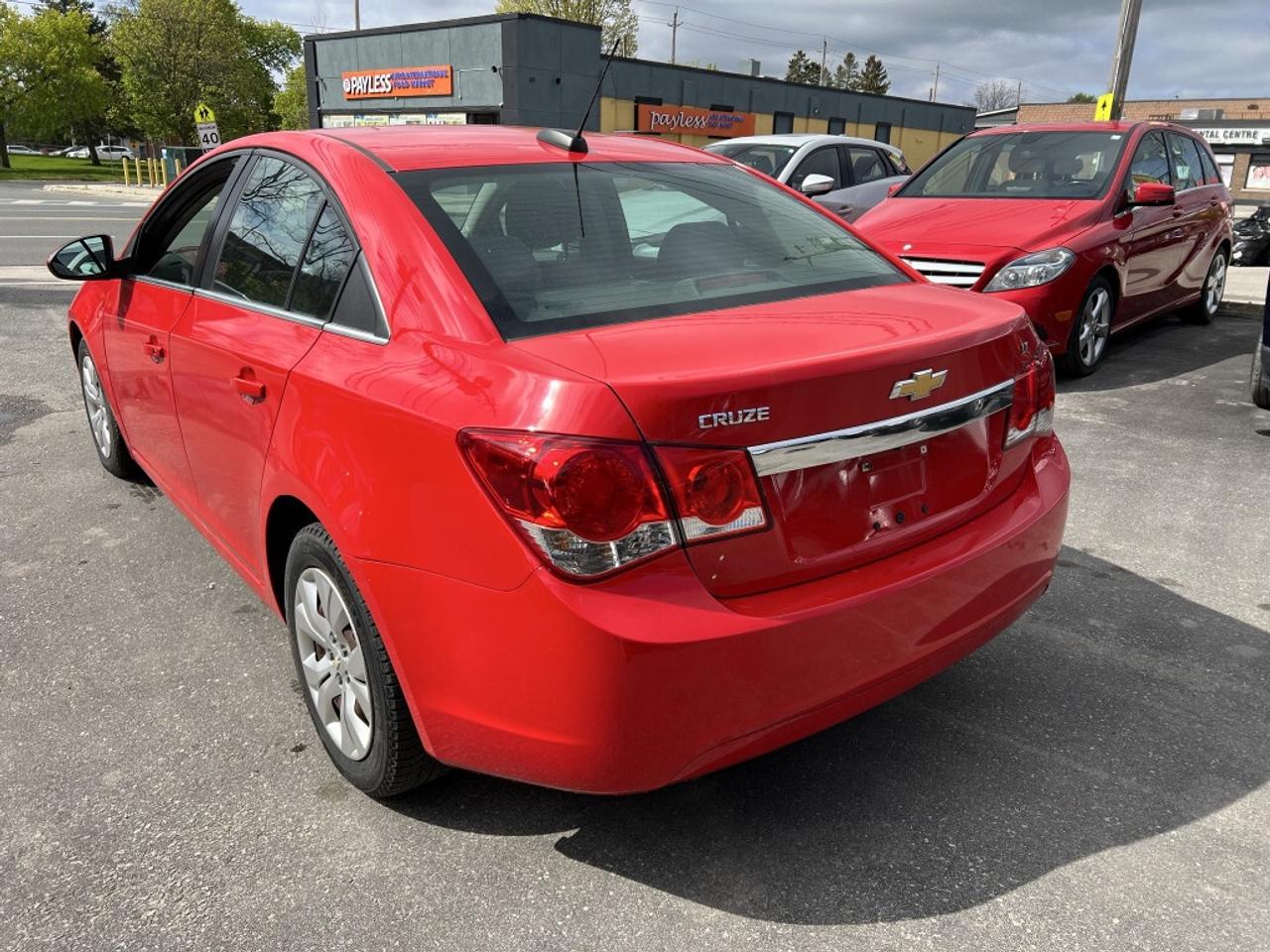 2015 Chevrolet Cruze 4dr Sedan 1LT Photo4