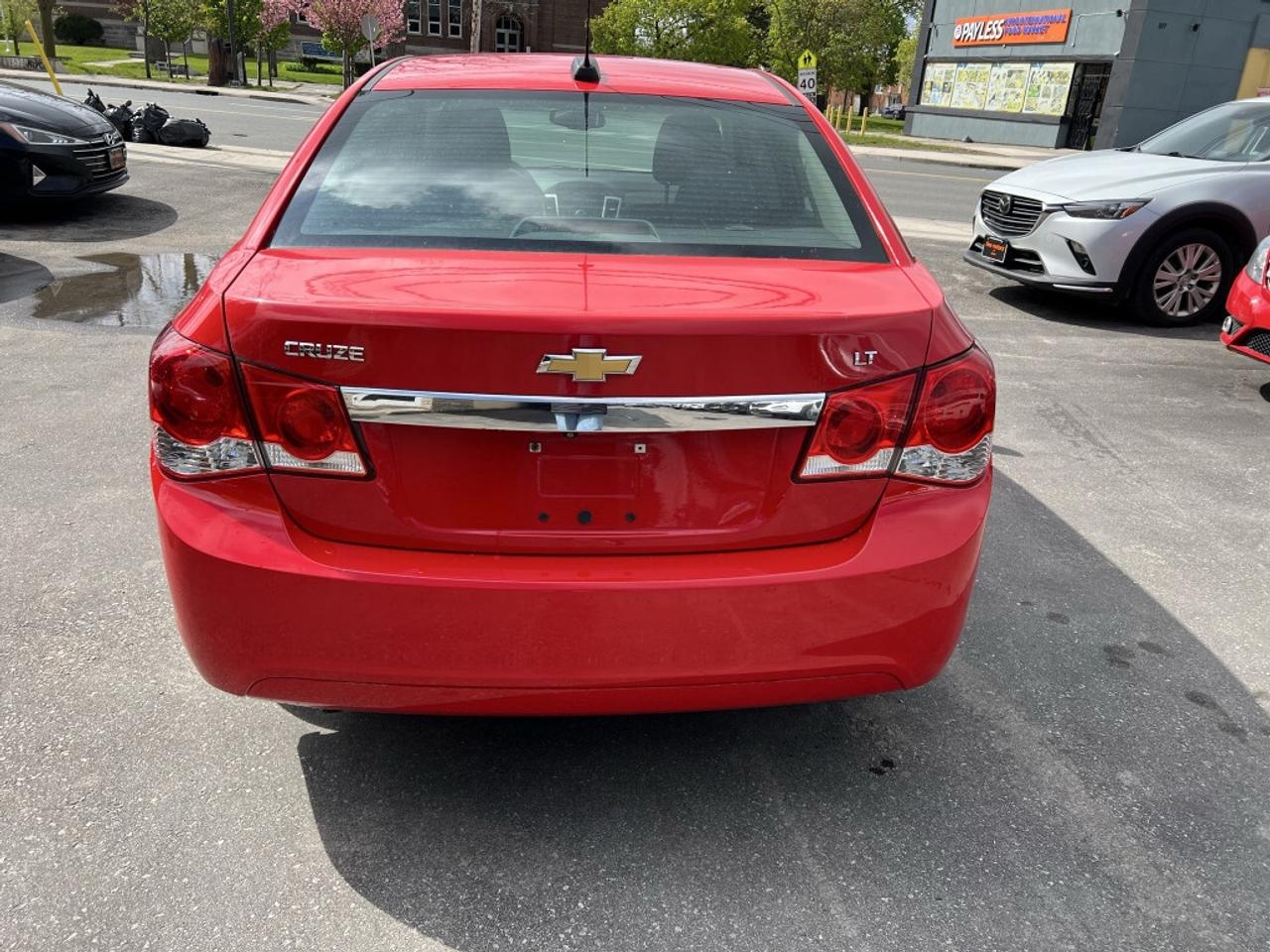 2015 Chevrolet Cruze 4dr Sedan 1LT Photo
