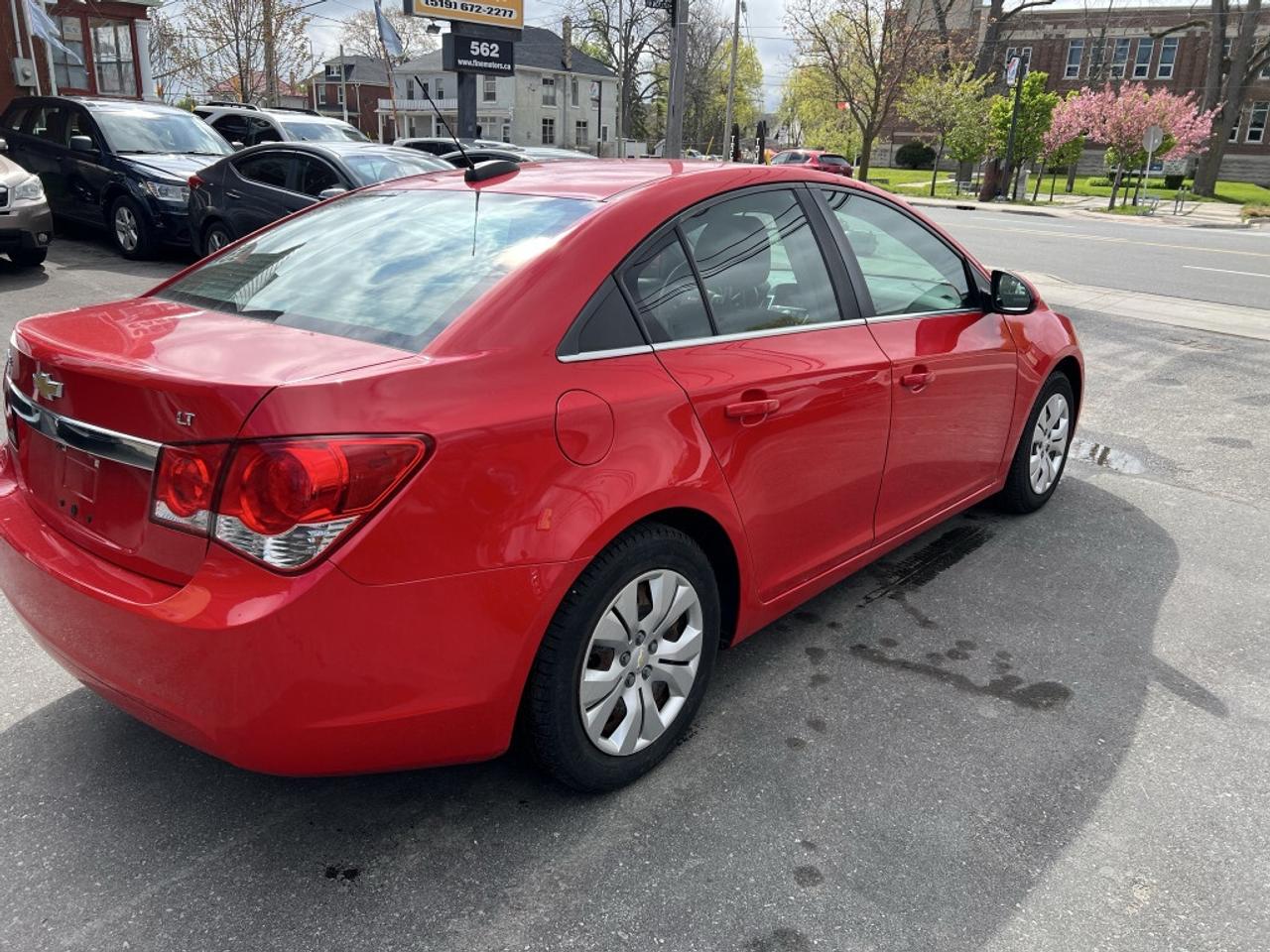 2015 Chevrolet Cruze 4dr Sedan 1LT Photo