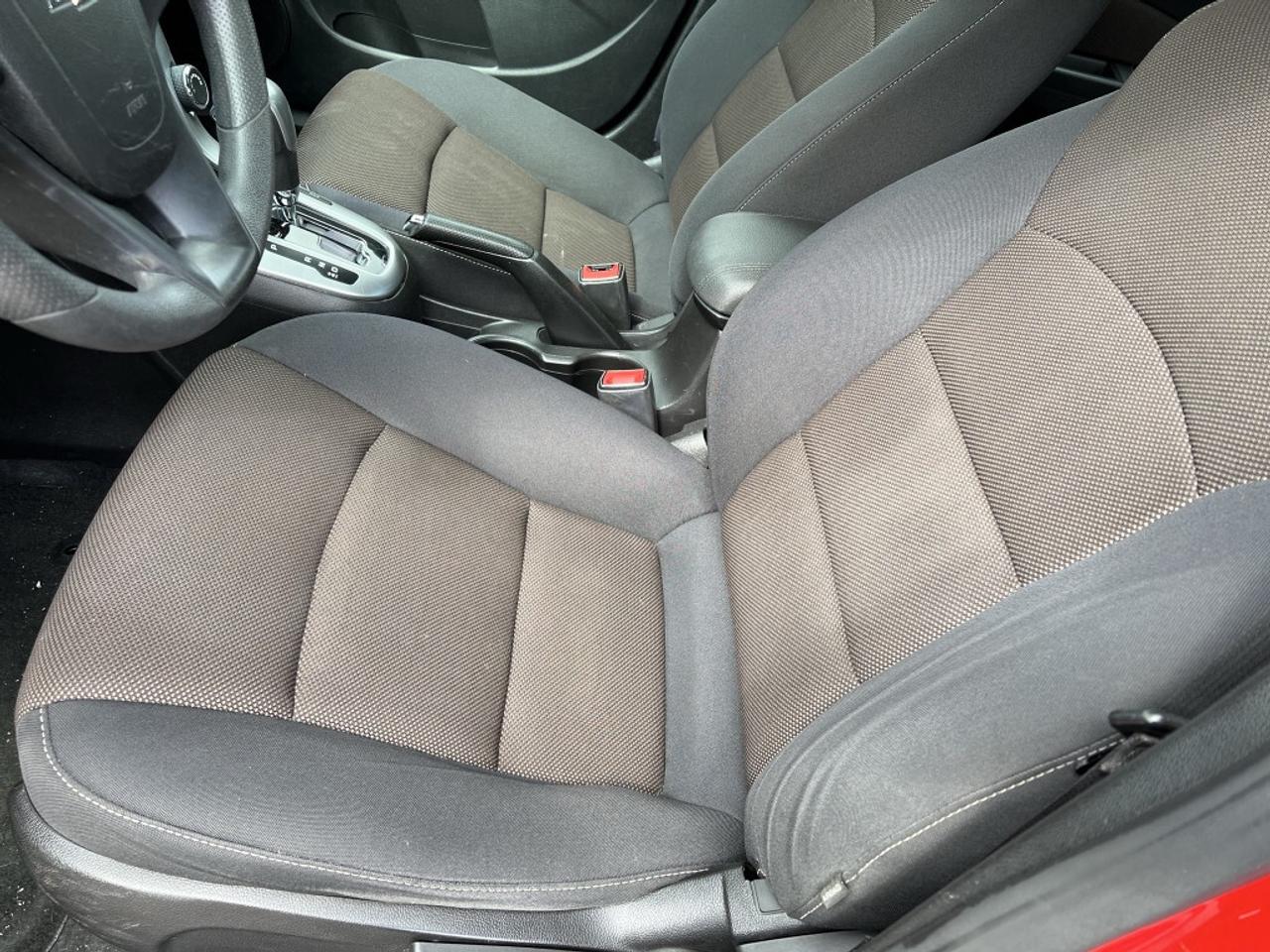 2015 Chevrolet Cruze 4dr Sedan 1LT Photo