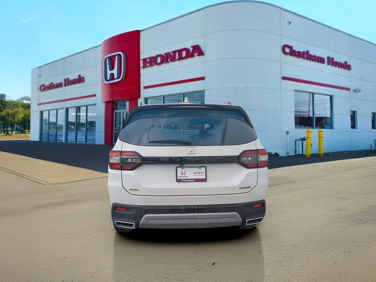 2025 Honda Pilot Touring AWD Photo