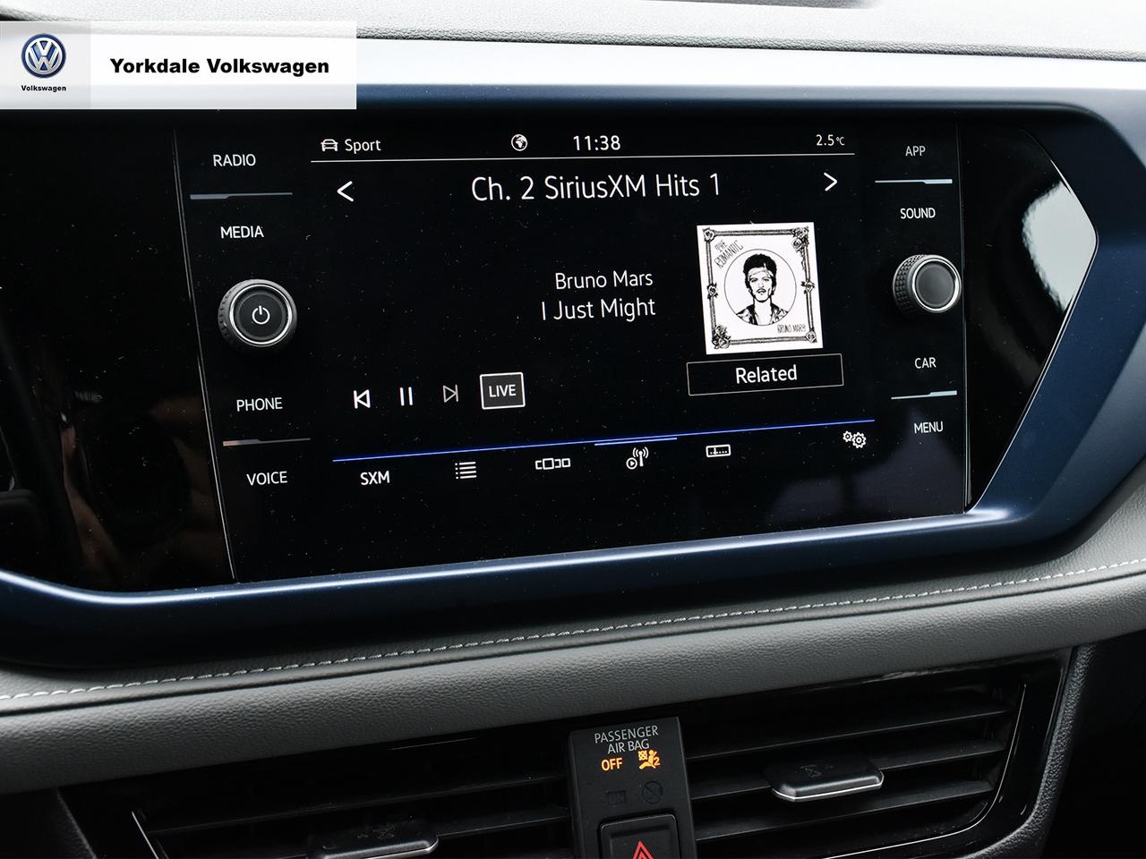 2024 Volkswagen Taos  Photo