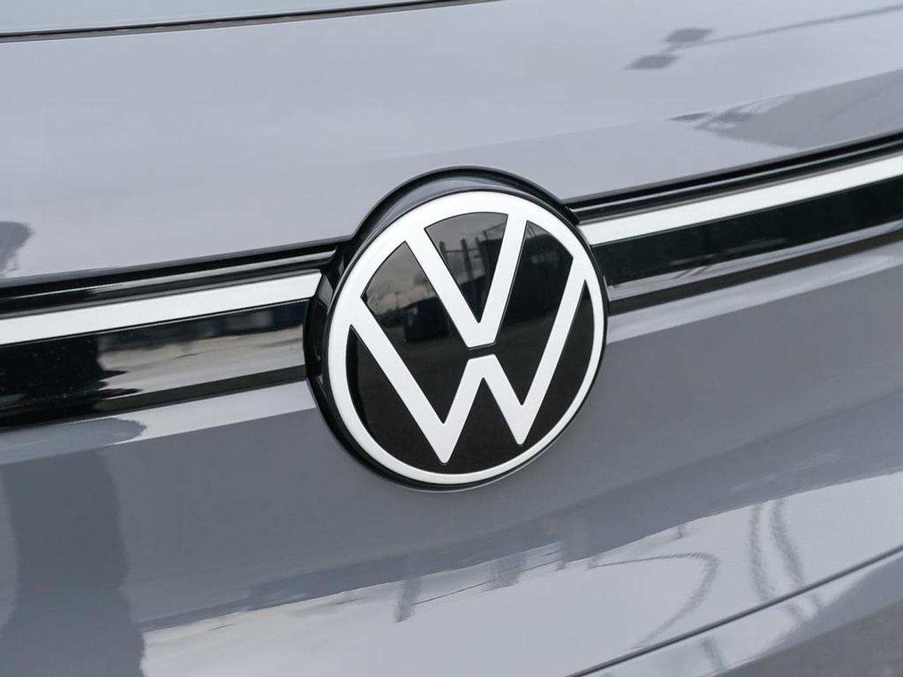 2025 Volkswagen ID.4 Pro Photo