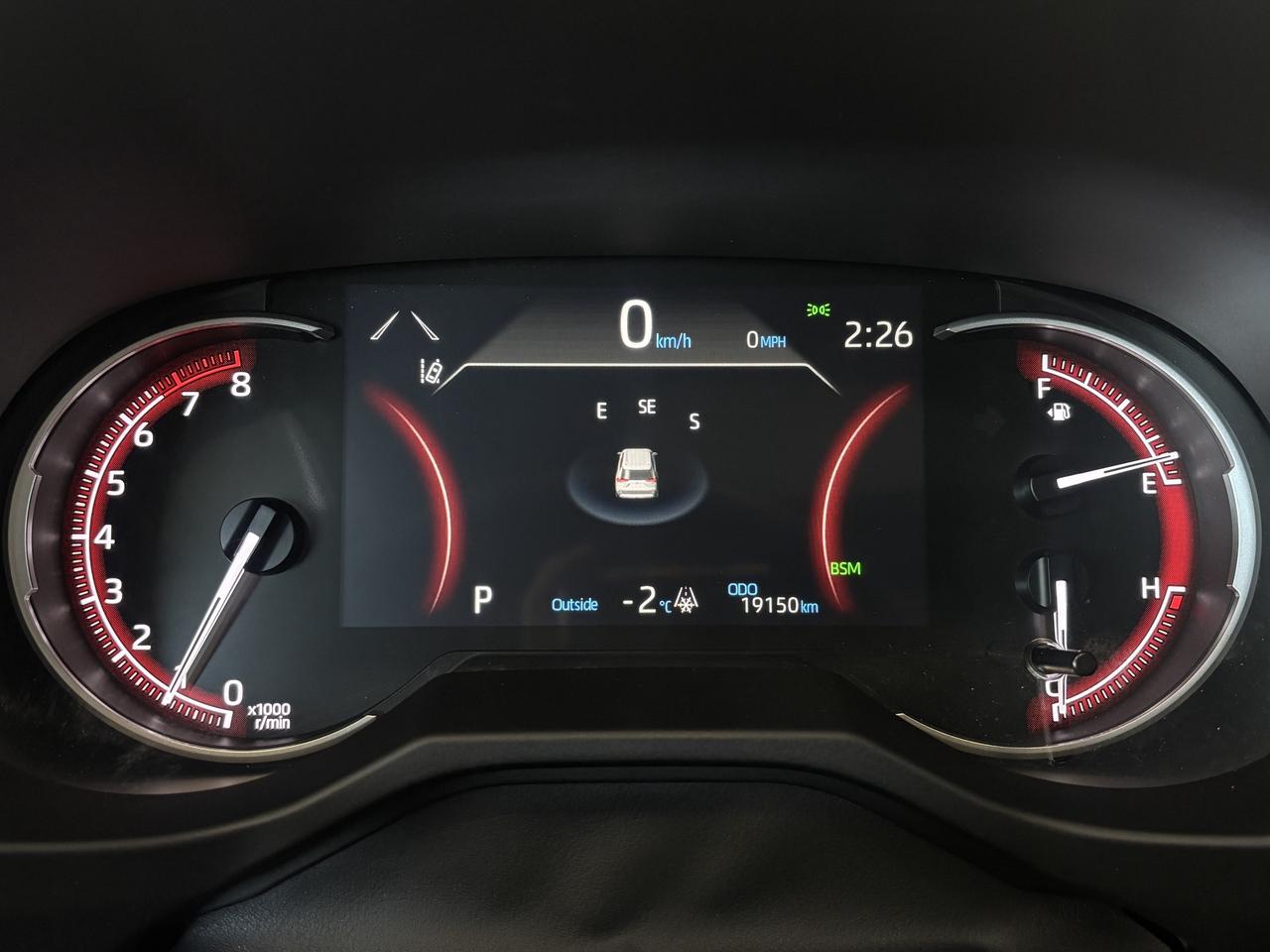 2025 Toyota RAV4 XLE   ONE OWNER   CLEAN CARFAX   SUNROOF   CARPLAY Photo