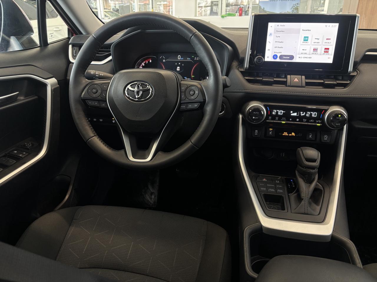 2025 Toyota RAV4 XLE   ONE OWNER   CLEAN CARFAX   SUNROOF   CARPLAY Photo