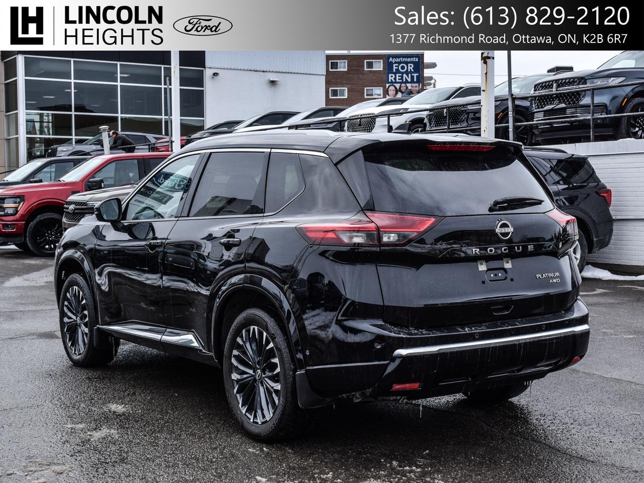 2024 Nissan Rogue Platinum AWD Photo3