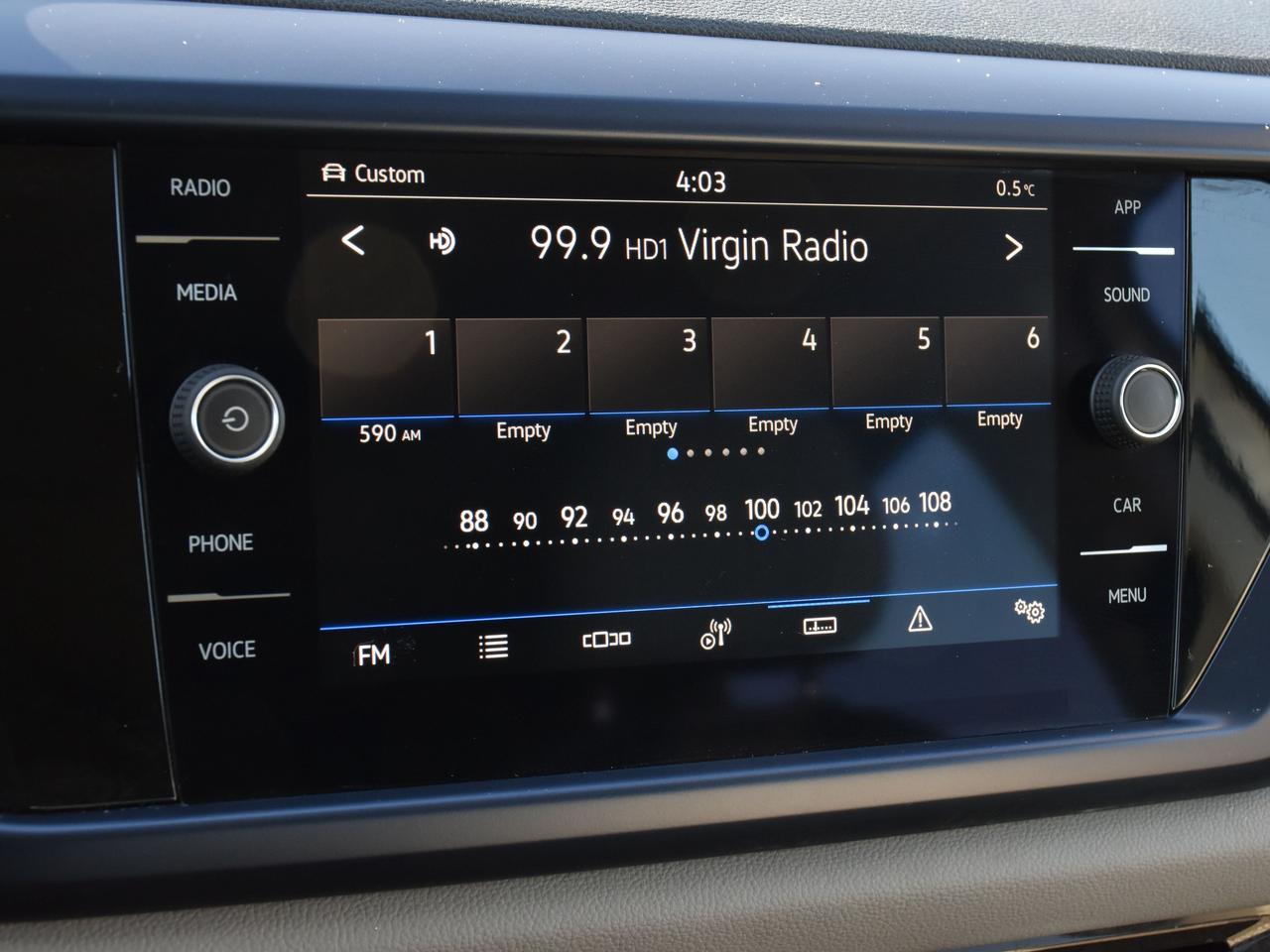 2022 Volkswagen Taos  Photo