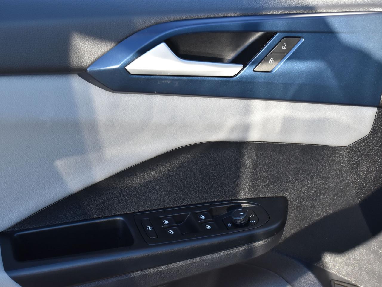 2022 Volkswagen Taos  Photo