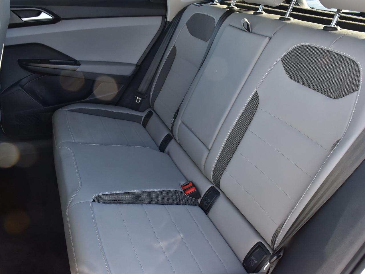 2022 Volkswagen Taos  Photo