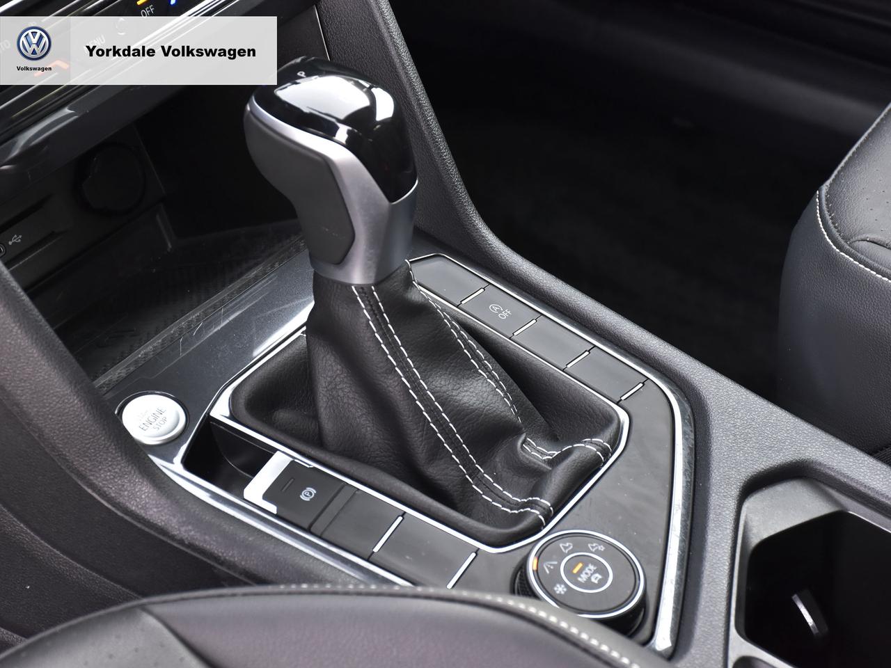 2023 Volkswagen Tiguan 4Motion "LOW KM" Photo