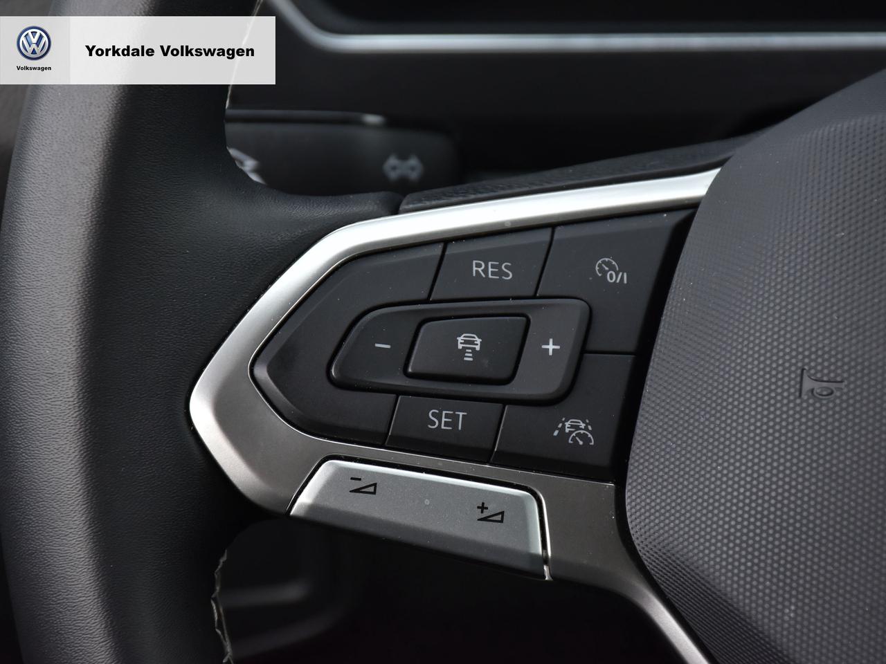 2023 Volkswagen Tiguan 4Motion "LOW KM" Photo