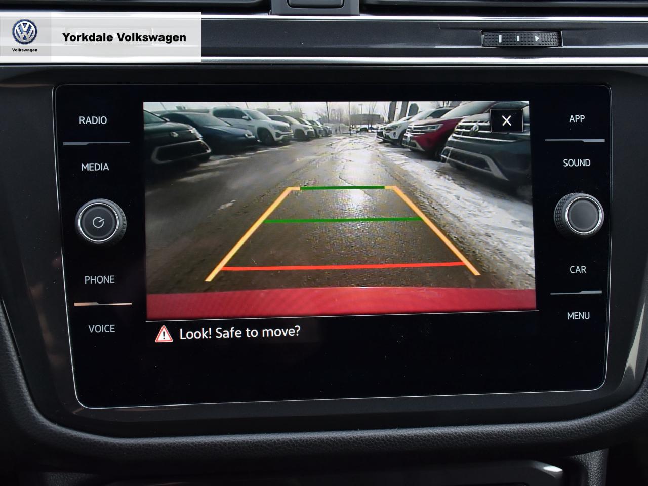 2023 Volkswagen Tiguan 4Motion "LOW KM" Photo