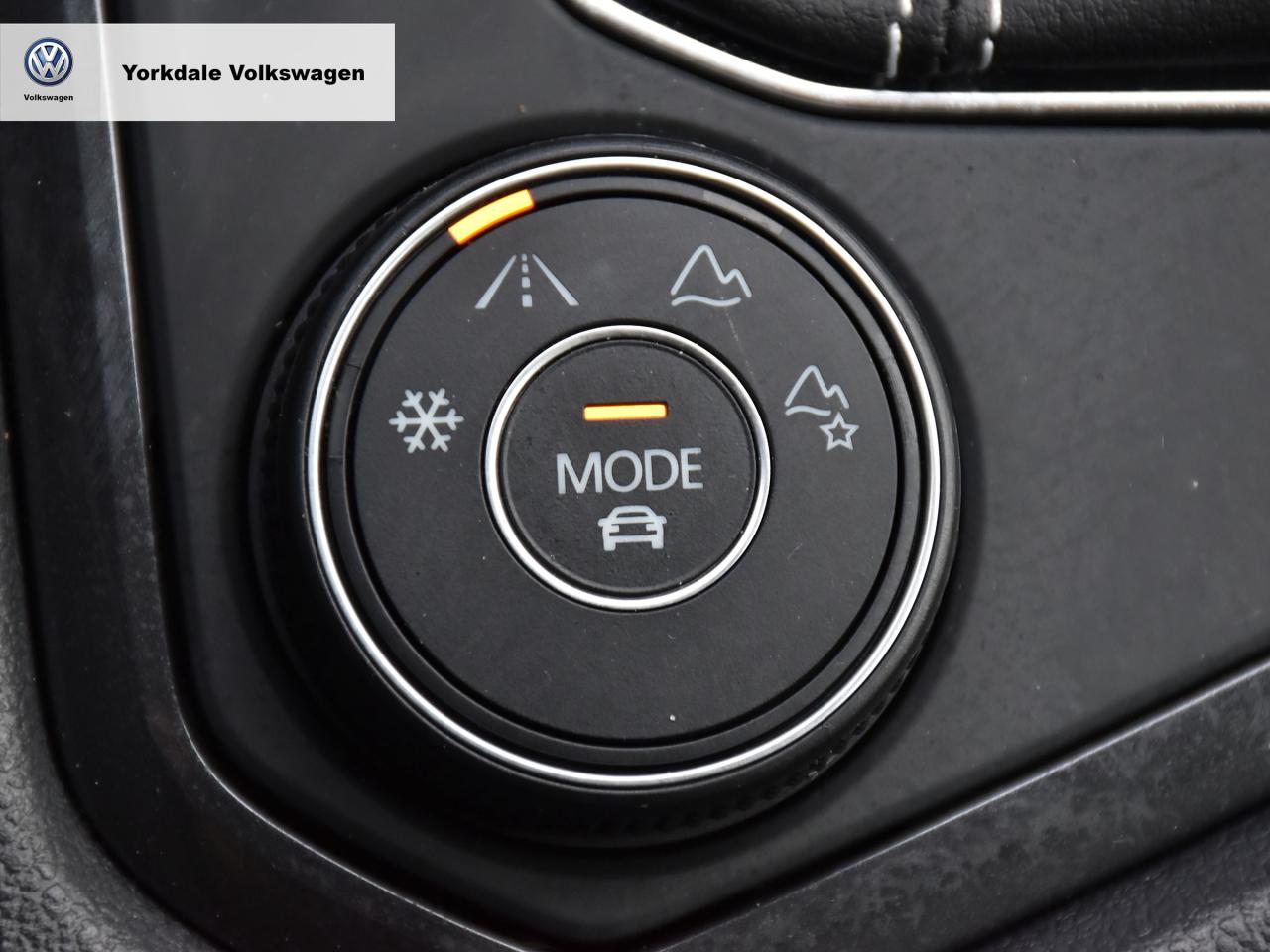 2023 Volkswagen Tiguan 4Motion "LOW KM" Photo