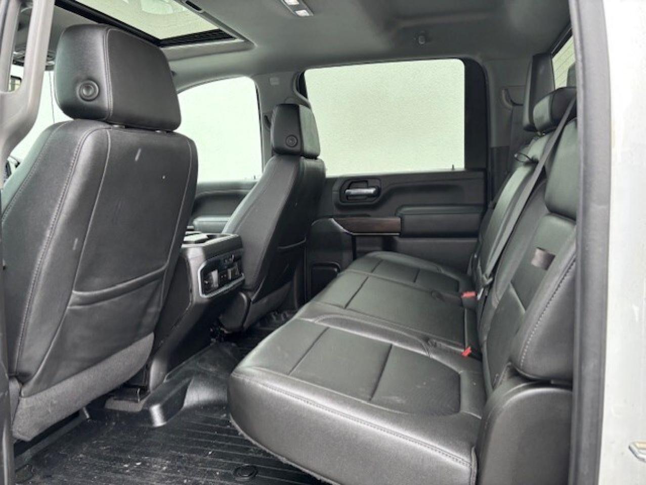 2021 GMC SIERRA 2500HD 4WD SLT **6.6L DURAMAX DIESEL-X 31 OFF ROAD PKG** Photo