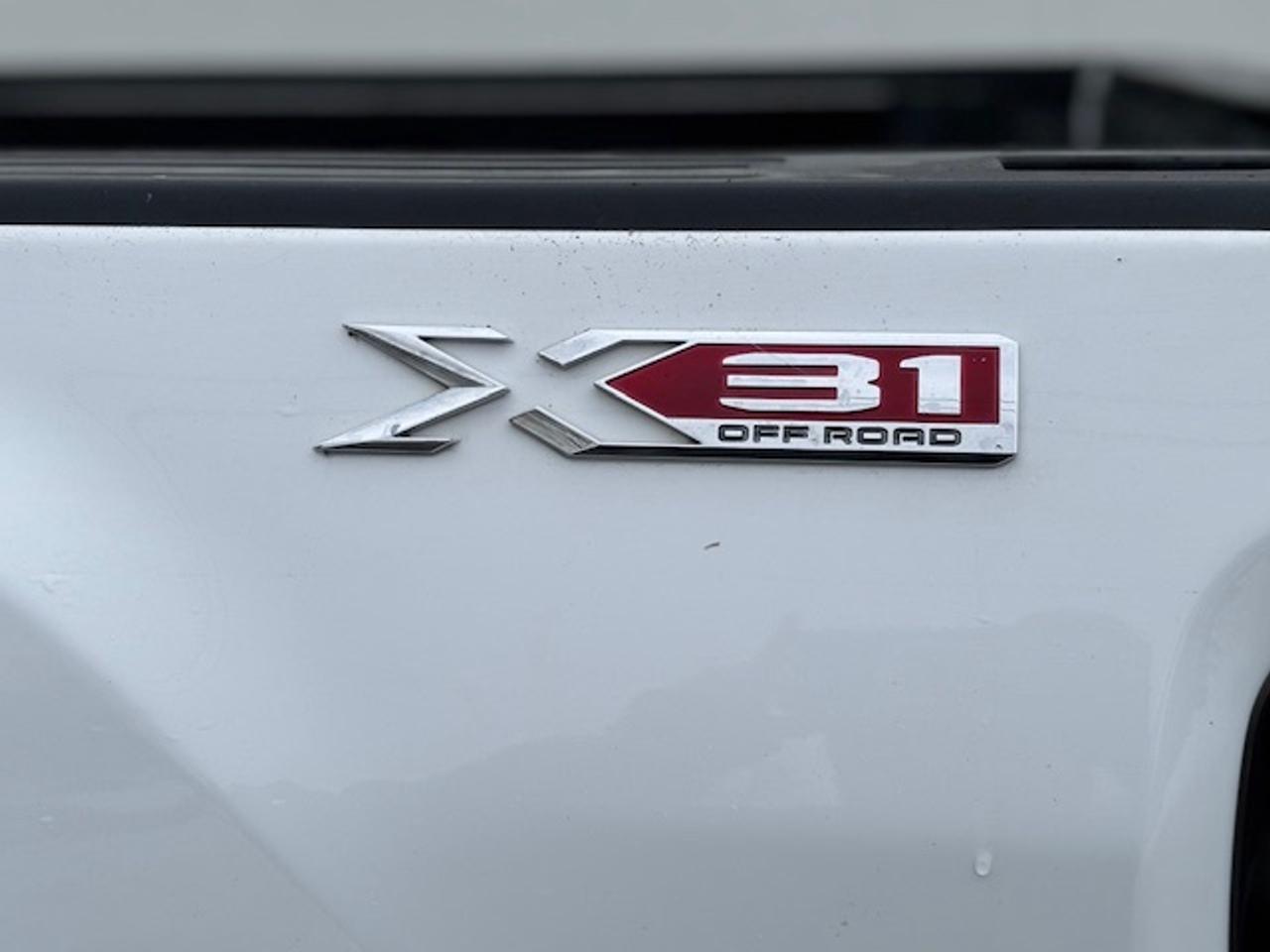 2021 GMC SIERRA 2500HD 4WD SLT **6.6L DURAMAX DIESEL-X 31 OFF ROAD PKG** Photo