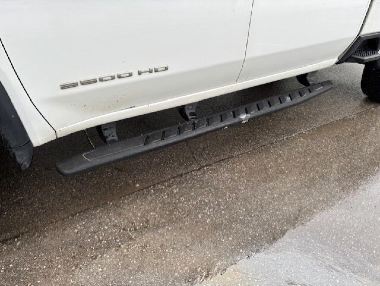 2021 GMC SIERRA 2500HD 4WD SLT **6.6L DURAMAX DIESEL-X 31 OFF ROAD PKG** Photo