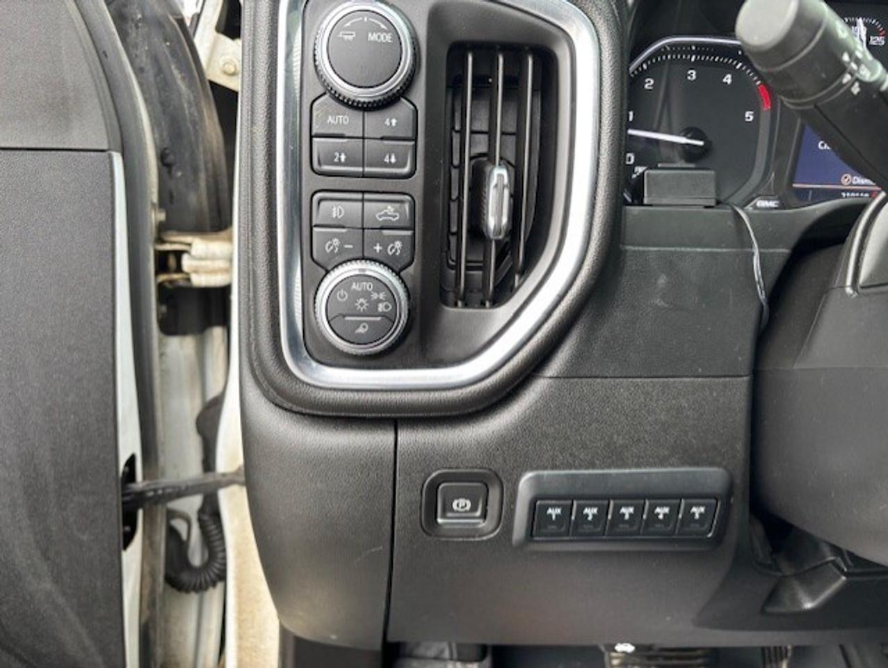 2021 GMC SIERRA 2500HD 4WD SLT **6.6L DURAMAX DIESEL-X 31 OFF ROAD PKG** Photo