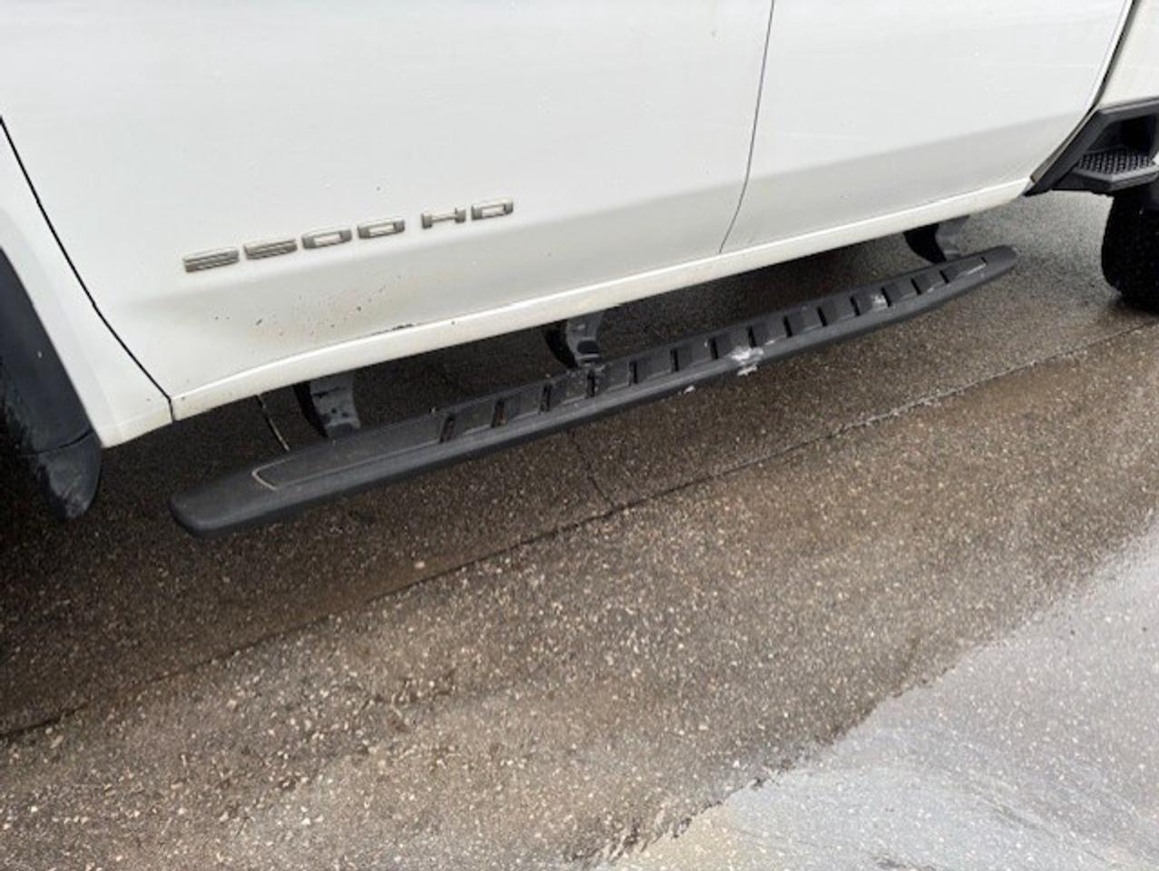 2021 GMC SIERRA 2500HD 4WD SLT **6.6L DURAMAX DIESEL-X 31 OFF ROAD PKG** Photo