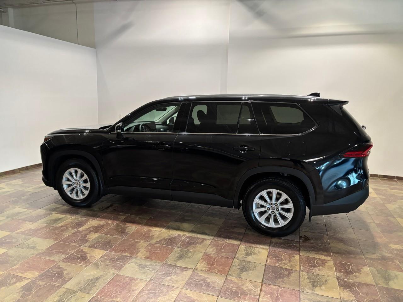 2025 Toyota Grand Highlander XLE Photo4