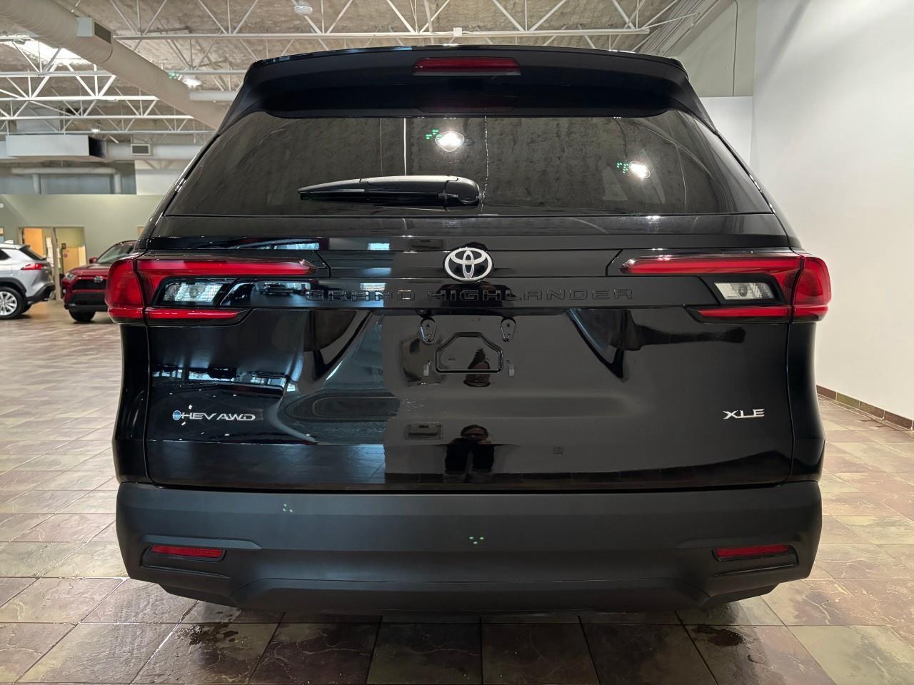 2025 Toyota Grand Highlander XLE Photo