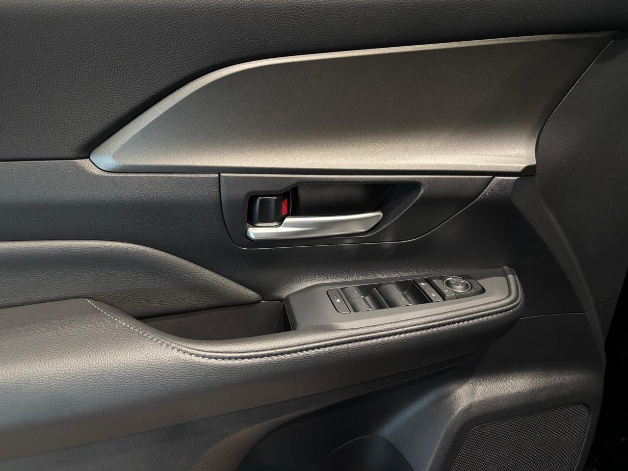 2025 Toyota Grand Highlander XLE Photo