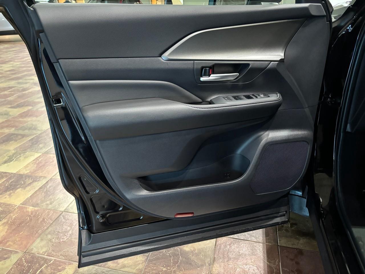 2025 Toyota Grand Highlander XLE Photo
