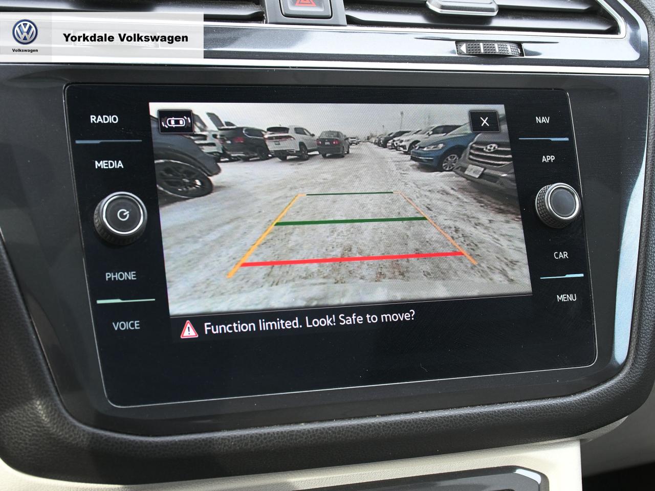 2022 Volkswagen Tiguan 4Motion "R-LINE" Photo